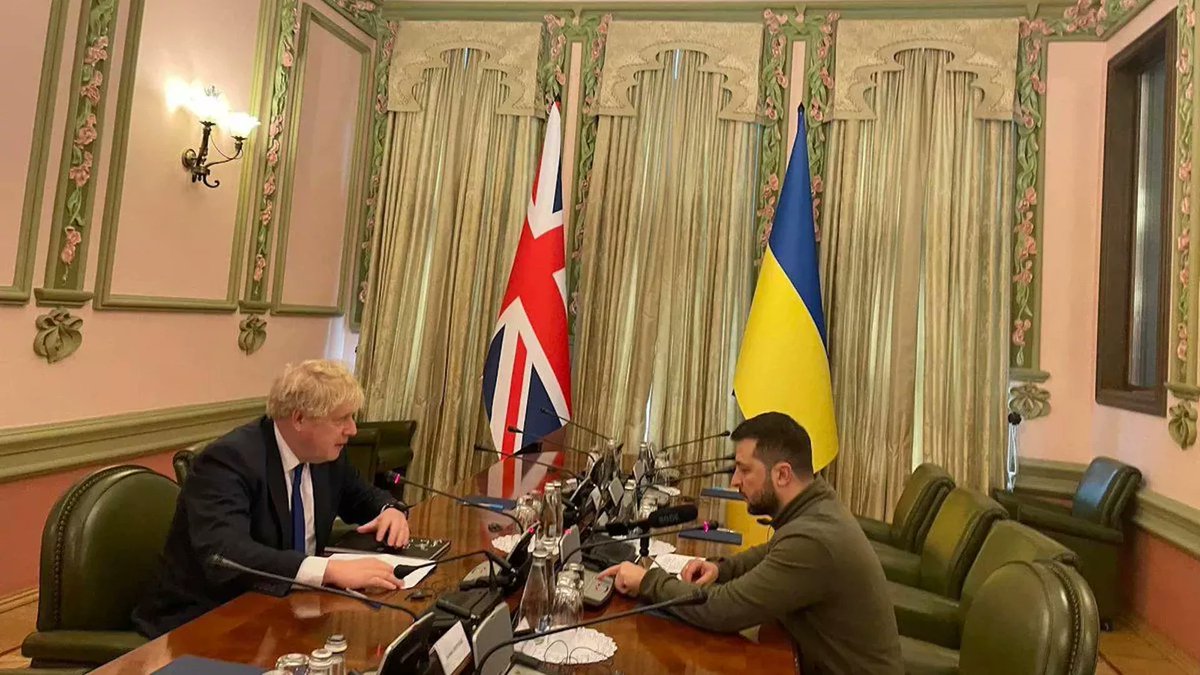 geraldcelente's tweet photo. WATCH: F-CKFACE Boris Johnson fined for breaking lockdown rules in Downing Street while the little people couldn’t see their families! Better visit Kyiv again or send more bombs https://t.co/uRYshHJt5l https://t.co/3uh8lBT5V7