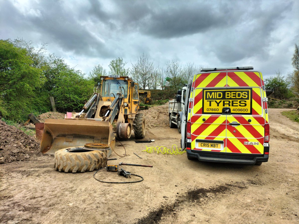 Bit of earthmoving equipment today. 💪