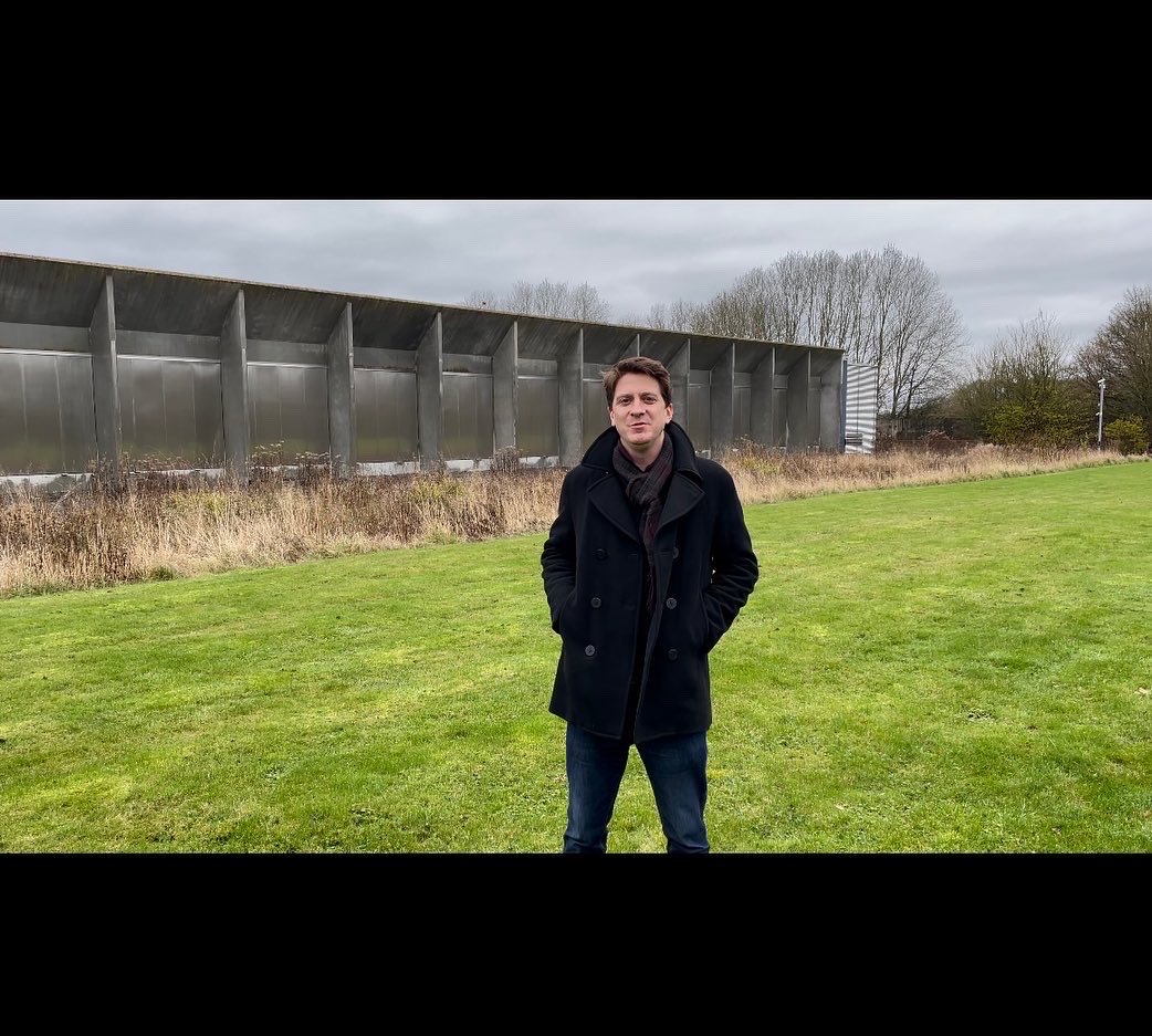 Here I am on a trip to the @BFI Master Film Store at Gaydon, where the most precious films in the #BFINationalArchive are kept in optimum conditions - including those on nitrate. Built on the site of an old MOD facility, for added Cold War atmosphere https://t.co/YE5CoHkhUn