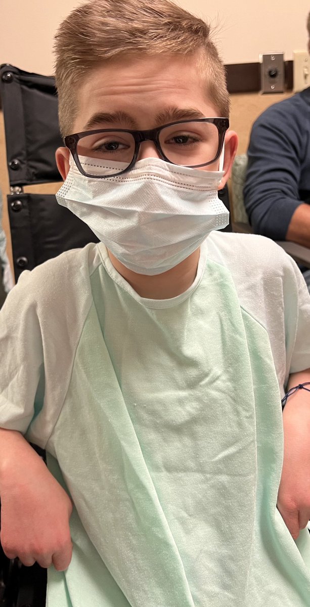Myers2574's tweet photo. He’s off to surgery! It should take approx 3 hours and depending on how he wakes up we might stay over night for observation (if in extreme pain). Thanks for all the prayers and good vibes! Special thanks to his baseball friends! 🖤💛⚾️ https://t.co/xNaN9F0eBx