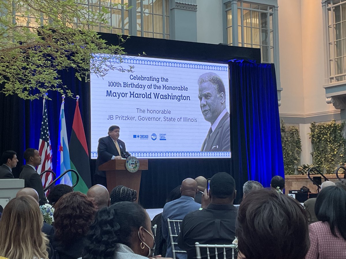 Roosevelt University tweet media