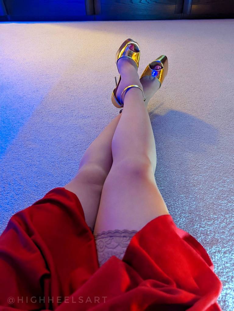 HighHeelsArt's tweet photo. High Minded
#highminded #highheels #highheelsandals #goldsandals #platforms #platformsandals #stockingsandheels #stockingtops #reddress #stilettos #stilettoheels #stilettosandals #talons #tacones #tacchi https://t.co/dGet1uie8M