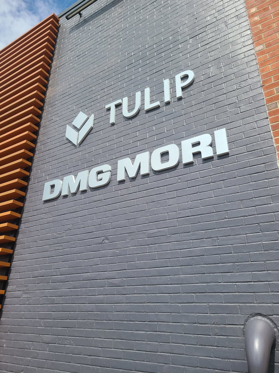 LongroyChris's tweet photo. Great to be at the brand new @tulipinterfaces HQ hosting an Industry Roundtable Why Agility is the Competitive Advantage Manufacturers with @StanleyBlkDeckr &amp; @SMEMediaNews moderating this robust discussion! Next stop @SME_MFG #SmartManufacturingExperience Event! https://t.co/RQlZkYBLoa