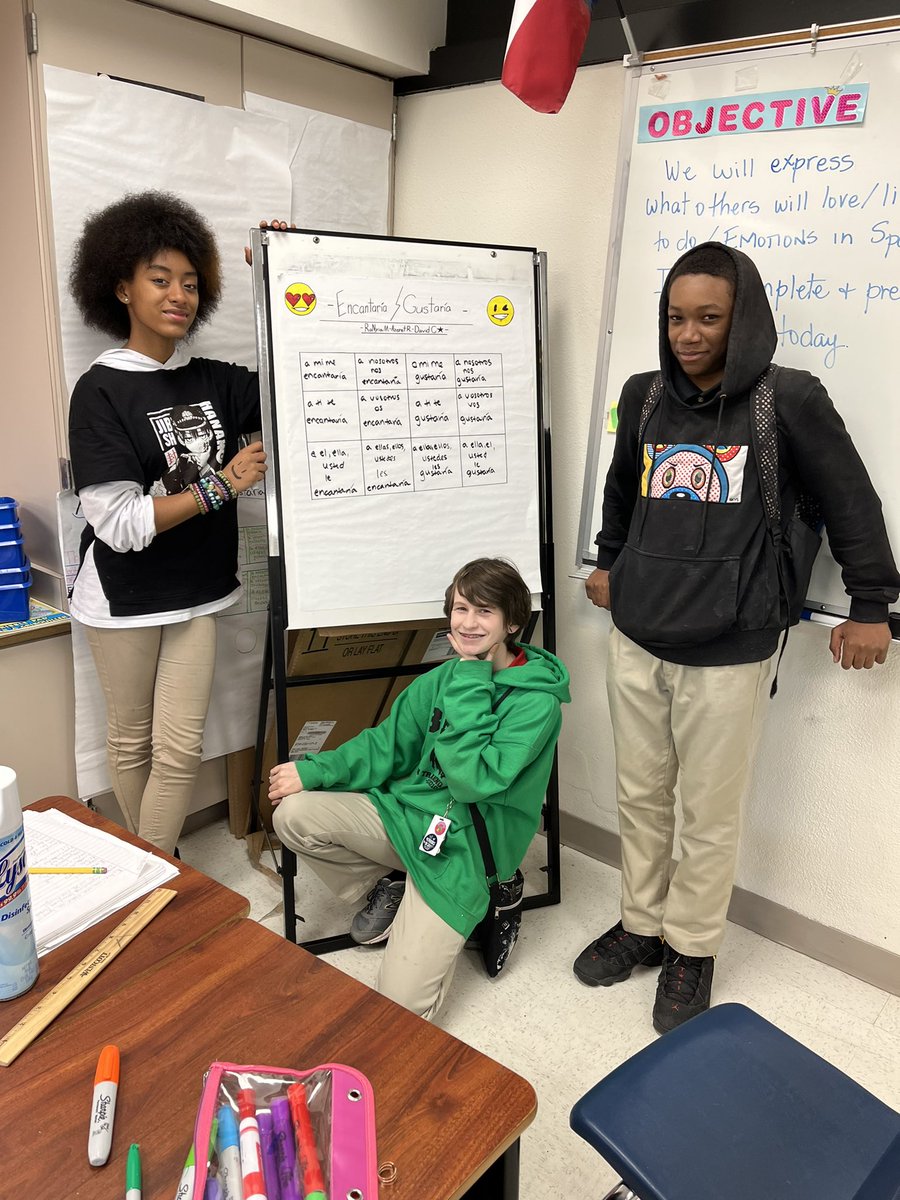 ceciliamewa's tweet photo. Spanish 1 is rocking it today they have to express what others would like/love to do, plus add some emotions and feelings #PosterDesign #applyknowledge #Collaboration #wicor @AVIDjeanie @Bussey_Owlets @BusseyAVID @GISDWorldLang https://t.co/hLn0Isa7Ah