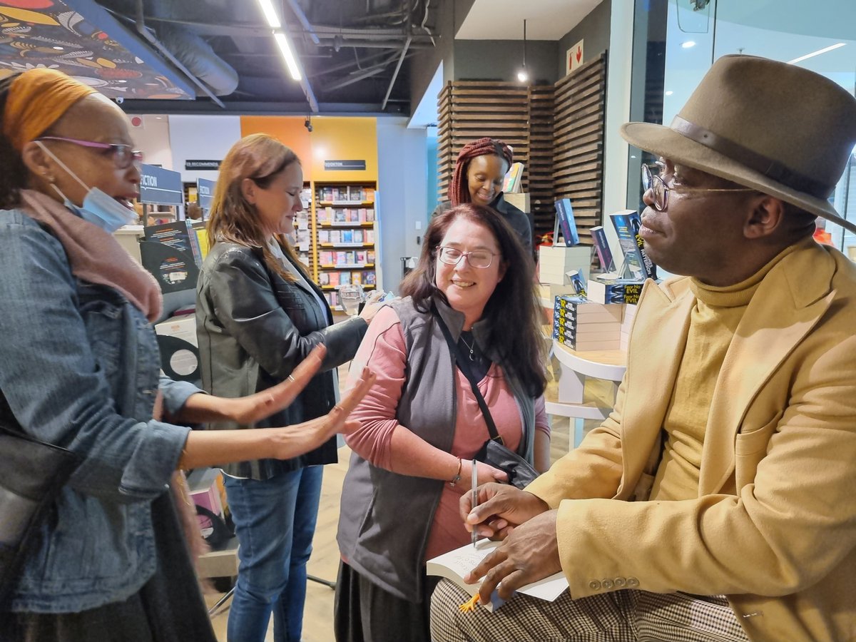 SABooksellers's tweet photo. Spotted getting their copy of #twotonsoffun by @FredKhumalo is @janjanmel @ExclusiveBooks Cresta ! https://t.co/Wu1i4Byksd