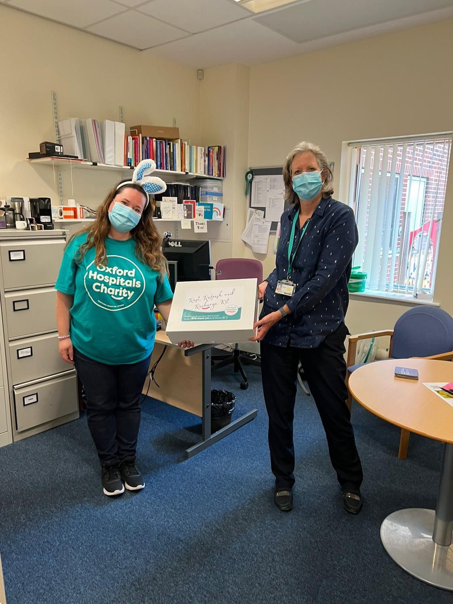 OxHospCharity's tweet photo. The charity team’s been out and about again today, this time at the Nuffield Orthopaedic Centre. 

It’s been fantastic to hear the feedback from @OUHospitals staff about our new wellbeing boxes - and get the chance to properly thank NHS staff for all they do 😊 
#OneTeamOneOUH https://t.co/S1s5SMIglk