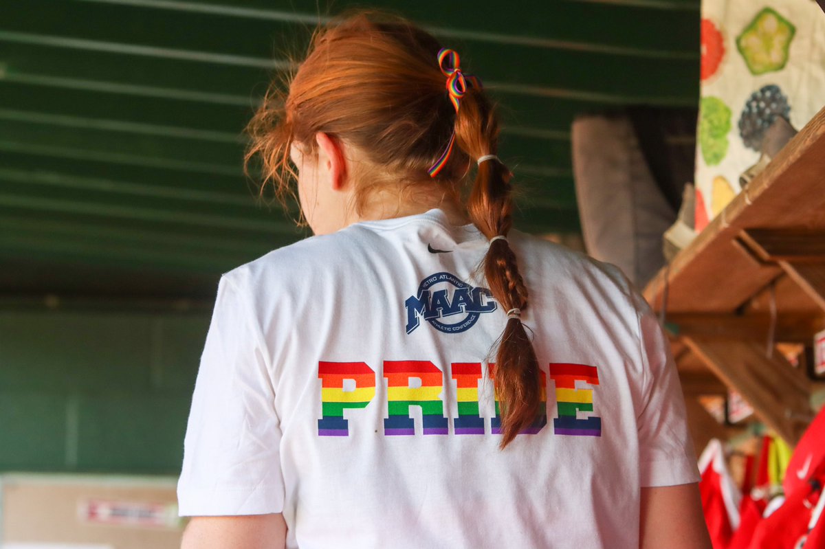 MaristSoftball's tweet photo. Celebrating our first Pride game!! 🏳️‍🌈 https://t.co/DJKBSJhUlz