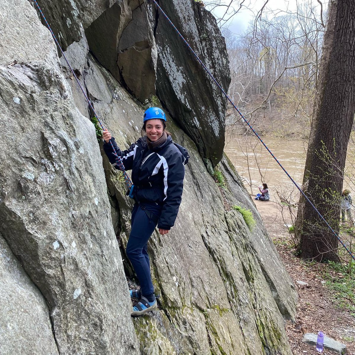 UMDTOCSL's tweet photo. Our transfer and off-campus Terps had an AMAZING time rock climbing Carderock last Saturday! They scaled new heights &amp; made new friends 🧗

If you want to experience the outdoors w/ your fellow Terps, be sure to sign up for our upcoming whitewater kayaking trip on April 22! https://t.co/MD5LTK0Bh3