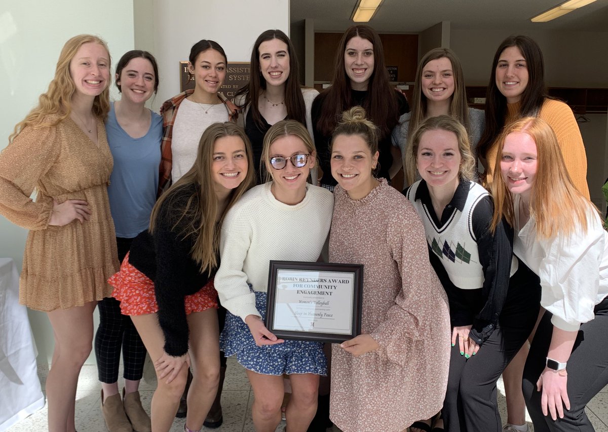 msidewvb's tweet photo. Proud of this squad for winning the Robin Reynders Award for Community Engagement! #GivingBack #CommunityService #MustangVolleyball https://t.co/axGuZzUqce