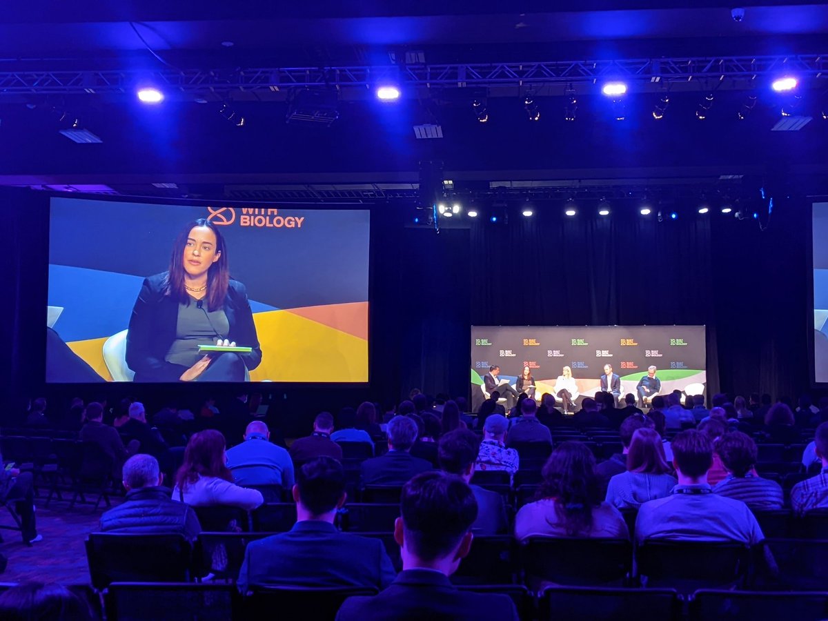 "We used to spend 2% of our GDP on research. Now we spend only 0.6%. This needs to change."
- <a href="/Michelle_Rozo/">Michelle Rozo</a> of @WHNSC 

#builtwithbiology