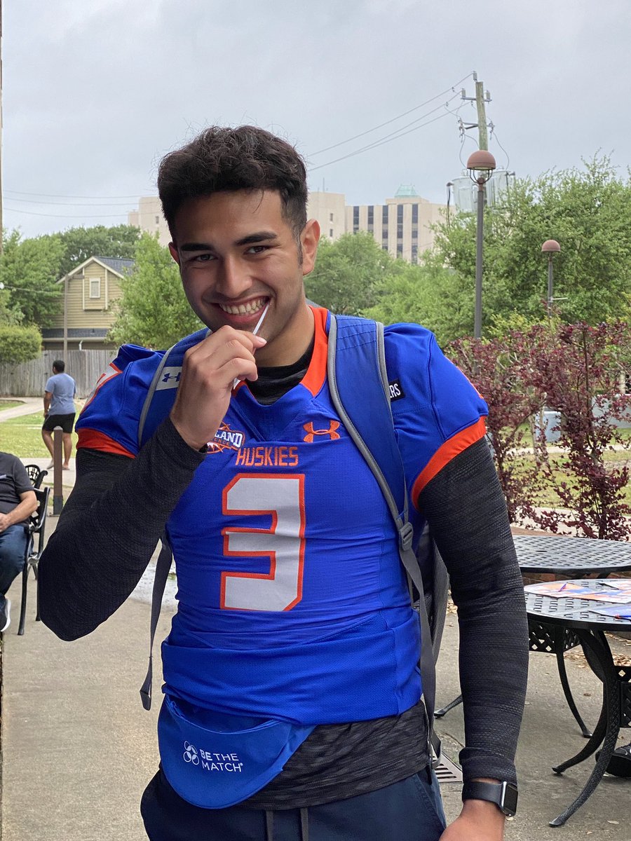BeSomeonesCure's tweet photo. @HoustonBaptistU we still have an hour left to save lives! Come see us in McNair or outside the Baugh to #swab for the @HBU_Football @BeTheMatch #GeInTheGame event! Who will you #save #cancerawareness https://t.co/WPDVZ1Az08