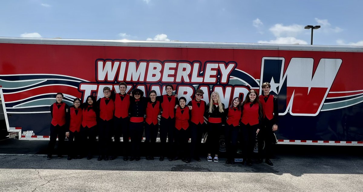 TexanBand's tweet photo. We love our Seniors https://t.co/ovp7j7eov5