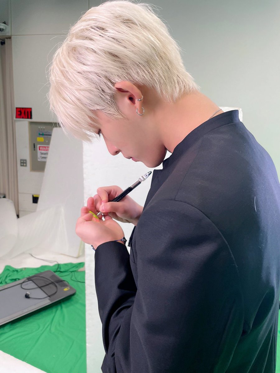 itsbue36's tweet photo. คนน่ารักเป็นแล้วรักษาไม่หาย น่าเอ็นดูทุกตรง ตั้งแต่เส้นผมยันเส้นด้ายที่ติดเสื้อ🥺 https://t.co/mvDaHh3a8j