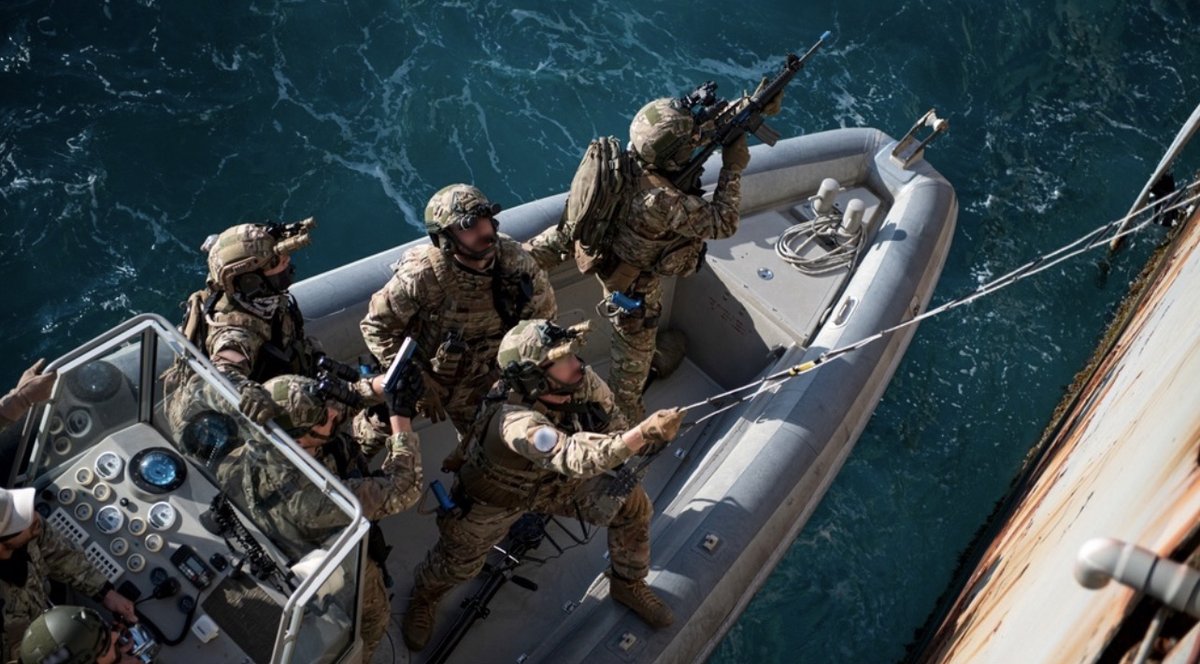 VillageforVets's tweet photo. Repost:
@navysealfoundation
"We must learn to live together as brothers or perish together as fools."
-Martin Luther King, Jr.
Photo Credit: Thomas Mort
#FreedomFriday #NSW #NavySEALs #SEALs
#SWCC #NavySEALfoundation #OnlyEasyDay
#OnlyEasyDayWasYesterday https://t.co/8CzN5tgcKr