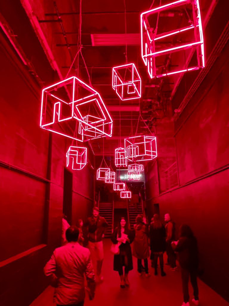 T_Cazenave's tweet photo. Une collaboration riche et inspirante entre le @fracmeca et le @CAPCmusee #HyperNuit #Bordeaux https://t.co/tBNB5jePrQ