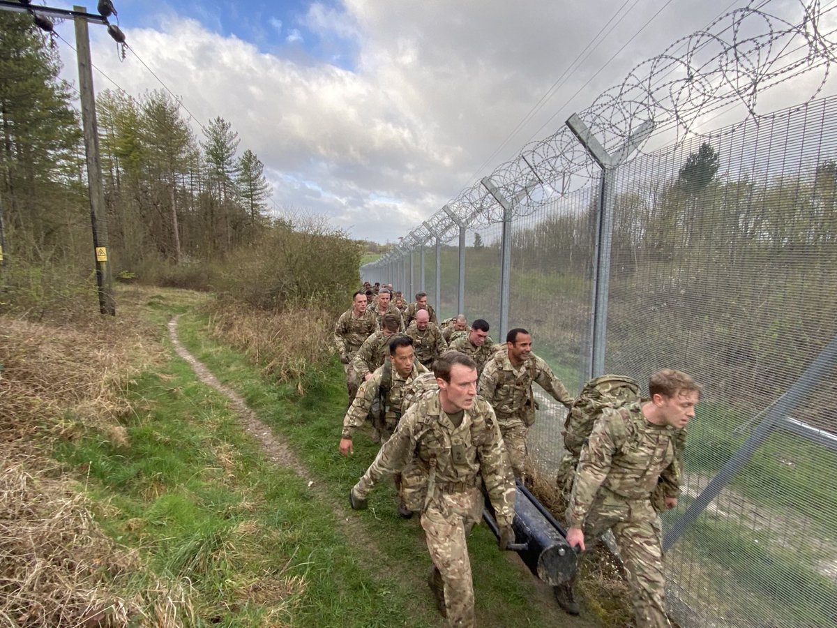 Q: In an Armd Inf Battalion what’s more important, the #Armour or the #Infanteering?

On CO’s PT @Army1MERCIAN test their mettle on the asslt course, the ultimate test of #Resilience, #Robustness and #Teamwork.

#ArmdInfExcellence
#SFSH