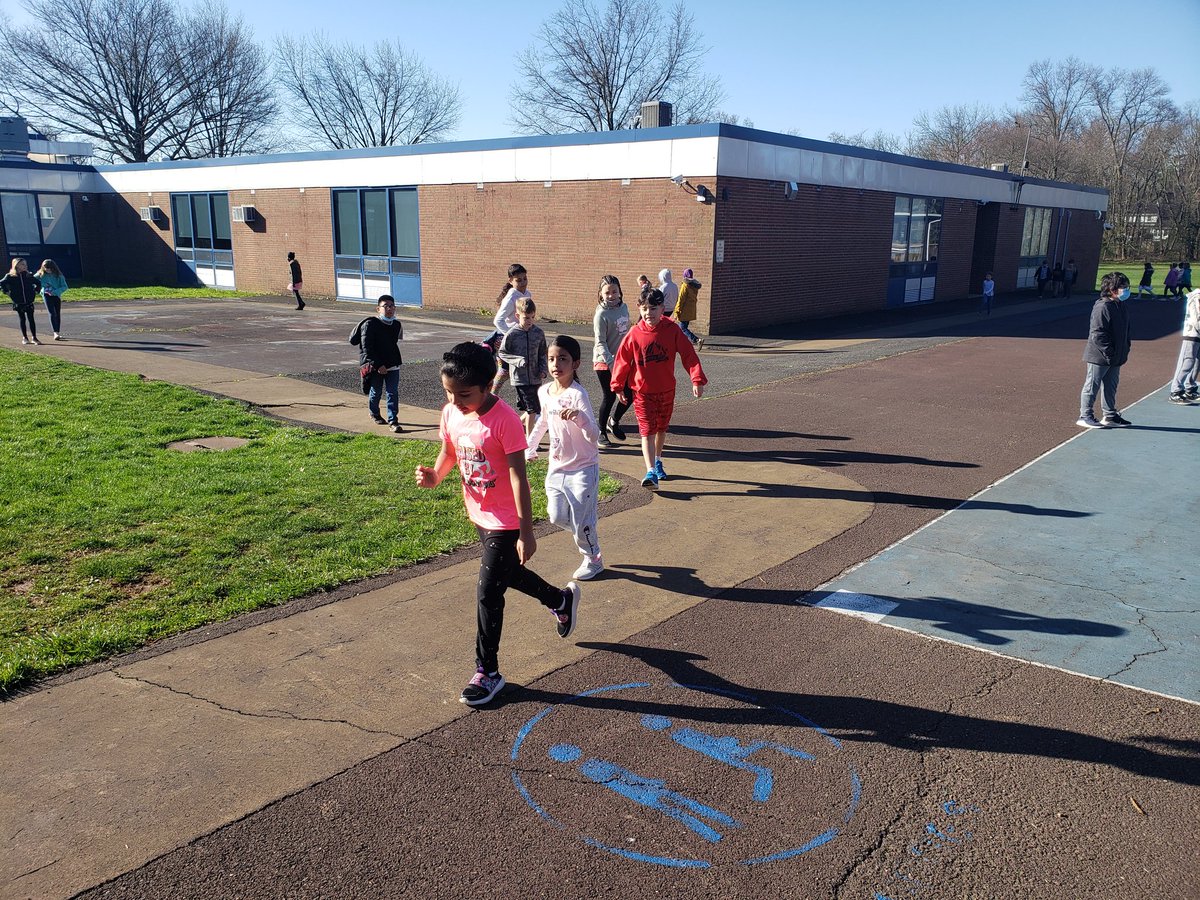 Oak Park PE tweet media