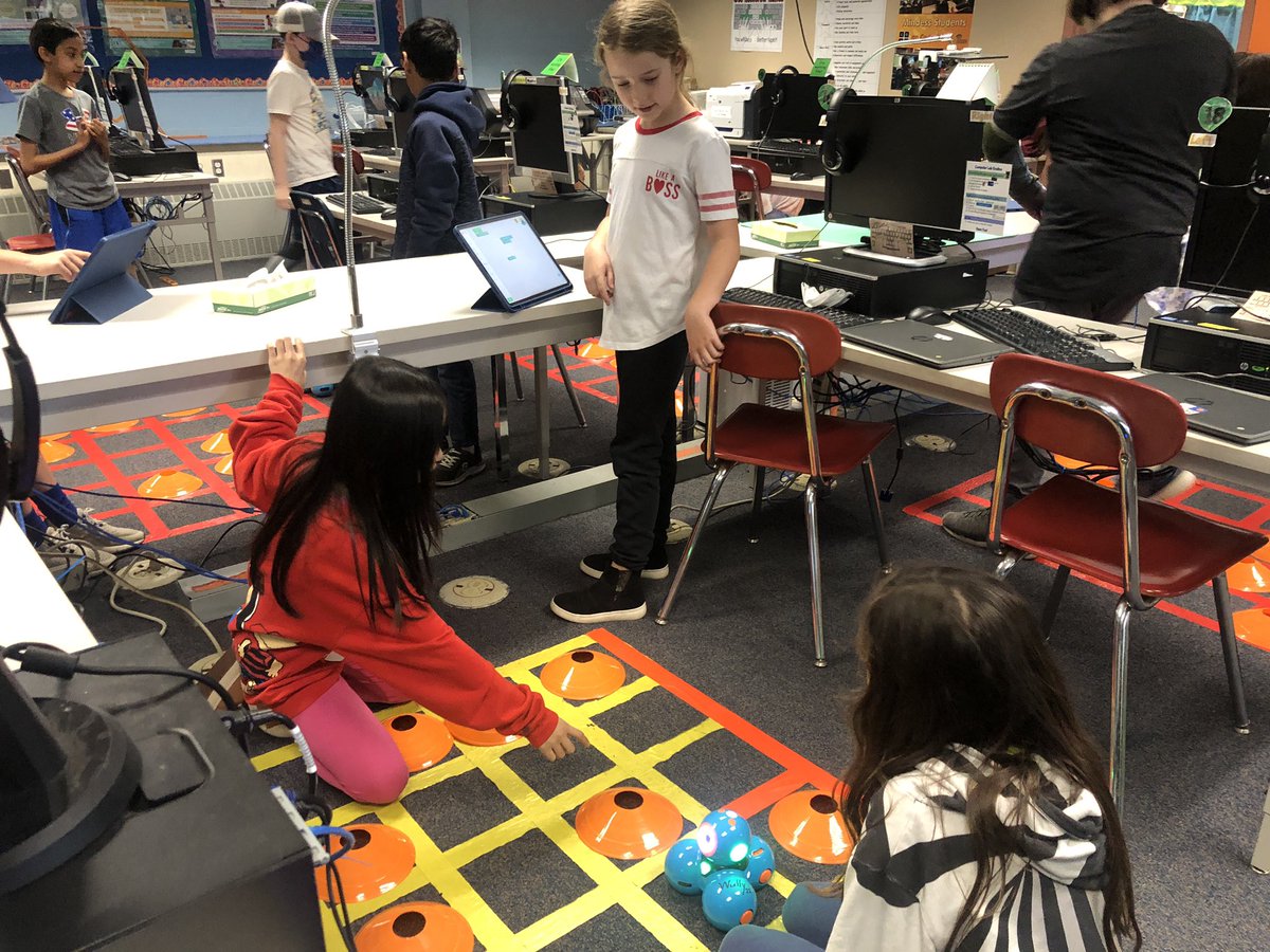 Thank you <a href="/AEFIpublicity/">AEFI Ashland MA</a> for our new Dash robots <a href="/WonderWorkshop/">Wonder Workshop</a> and iPad pros. Third graders did a great job coding today!