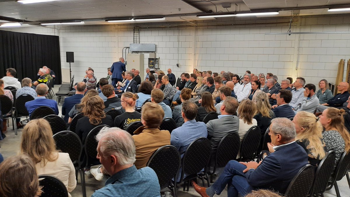 De regiobrede raadsledenbijeenkomst #NoordoostBrabant is gestart! (Nieuwe) raadsleden uit de regio maken kennis met elkaar en met verschillende samenwerkingsverbanden. #maakkennismetRNOB #samenwerkenloont #Verspillingsfabriek <a href="/GemMeierijstad/">Gemeente Meierijstad</a>