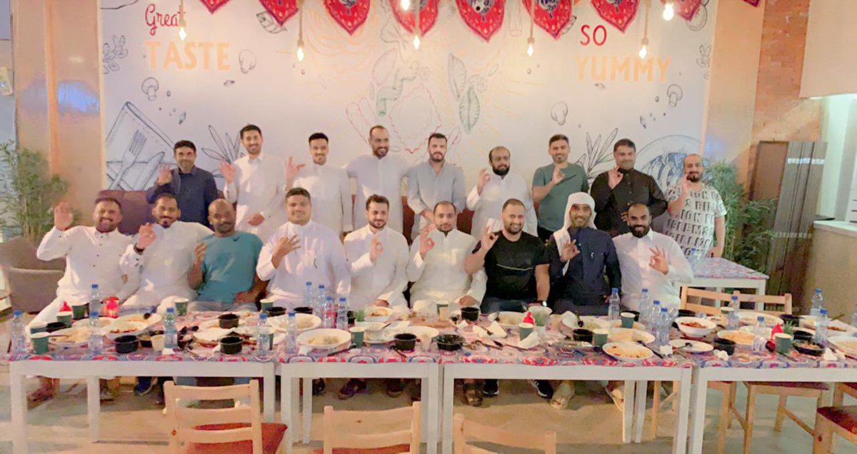 سعدنا في هذا اليوم المبارك بالافطار الجماعي لغواصي <a href="/Qunfudahsa/">محافظة القنفذة</a> ونتقدم بالشكر الجزيل لإستضافة  @qpasta2020 لاعضاء الرابطه والضيوف الكرام 
#كل_عام_وانتم_بخير
#رمضان 
#يجمعنا🌹