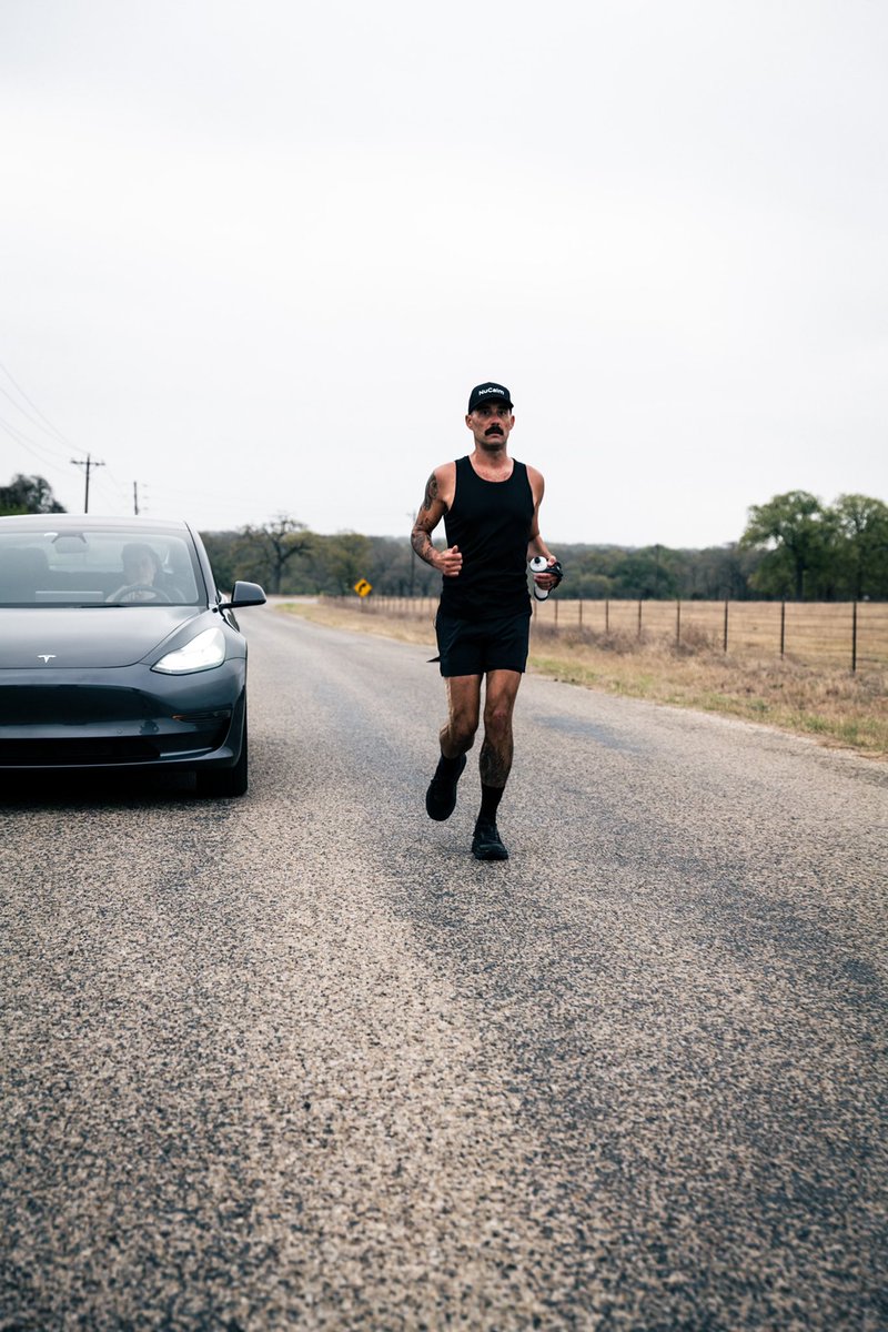 tenthousandcc's tweet image. We’re on the final stretch!
#OutlastTesla #FeatsofStrength @robbiebalenger has 18 hrs to close the gap of 69 miles. If he makes it, he will have ran 242 miles to beat the Tesla’s Model 3 battery.
@Tesla @elonmusk where are you?!
@joerogan pull up!
#BETTERTHANYESTERDAY