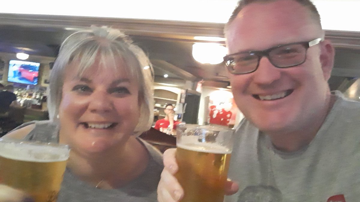 markdulson1's tweet photo. Having the most amazing family holiday to New York and now the icing on the cake to watch the mighty reds in @CarrasNYC @Carra23. https://t.co/gk3XJaRpEF
