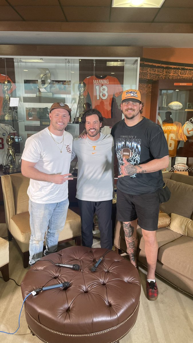 TaylorLewan77's tweet image. Best baseball coach in America @Vol_Baseball