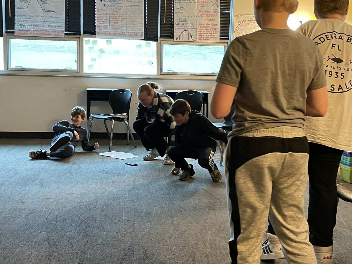 Shewell_In_6th's tweet photo. Students worked in teams to quickly and accurately solve expressions, equations and inequalities to win the egg dash! #eggdash #math 🐣🐰♥️ https://t.co/beDbmdJkpq