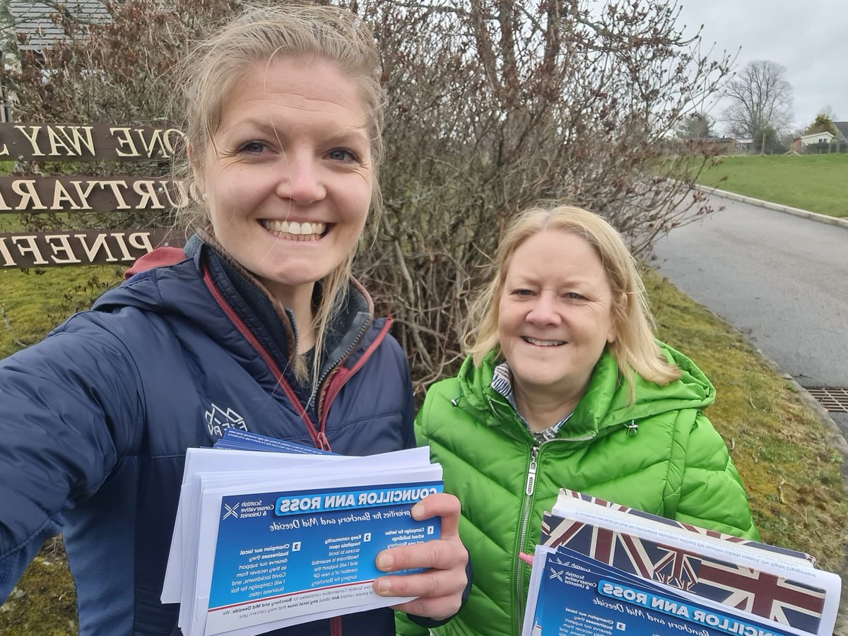 HarrietCross_MP's tweet photo. @AnnRossforBMD & I were out today meeting residents at #Inchmarlo Retirement Village, discussing various issues:
🔹poor #broadband speeds,
🔹#A93 speeding & visibility, and
🔹following #StormArwen how #Aberdeenshire Council can build resilience & response protocols for residents. https://t.co/7xAVexwxCH