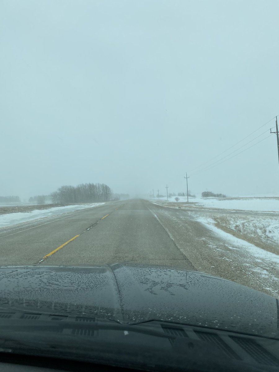 Clearski's tweet photo. #highway45 to #Russell @aweathermoment @IWeatherMB @CBCManitoba ππ½ https://t.co/zOvEDazBnh