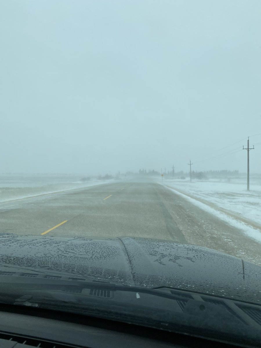Clearski's tweet photo. #highway45 to #Russell @aweathermoment @IWeatherMB @CBCManitoba ππ½ https://t.co/zOvEDazBnh