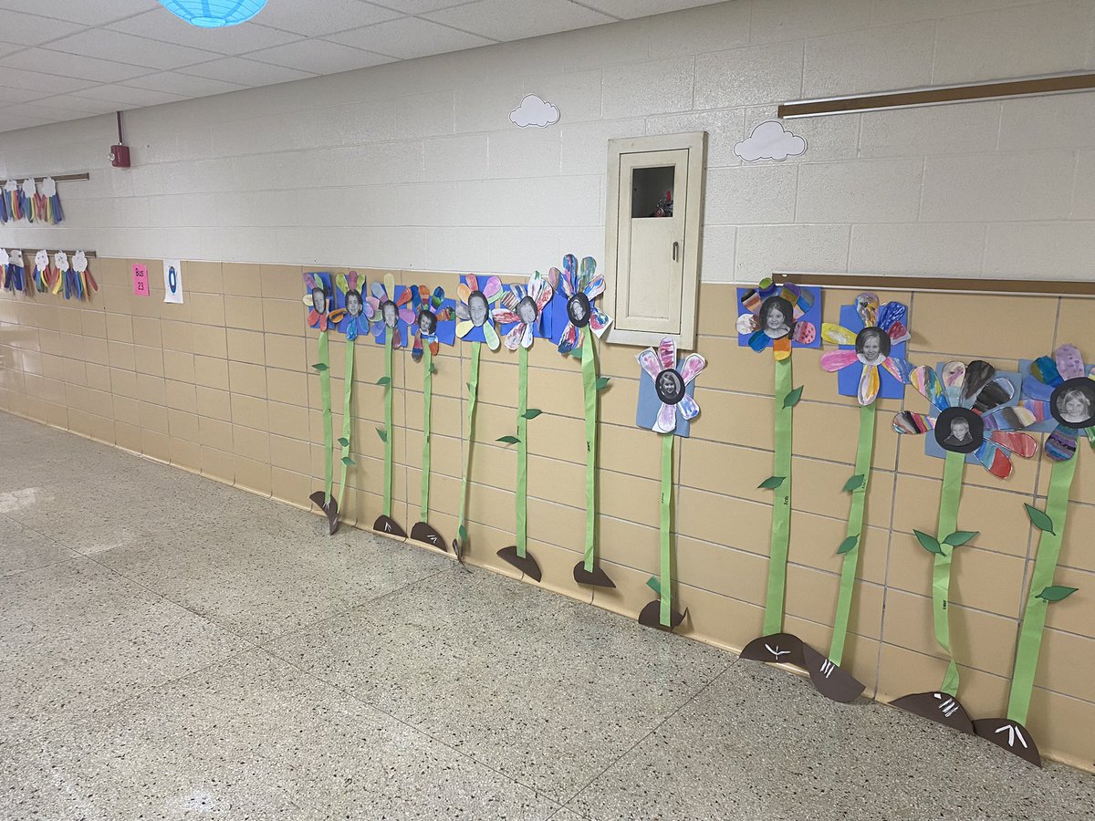 ClassRogers's tweet photo. Spring time hit Miss H. Rogers room…… who knew these life size flowers could bring my kids so much joy ?!?! ….. 
(side note: these are really cute but it was HECTIC in room 105 today 😂😅) https://t.co/xzRSjAqIJO