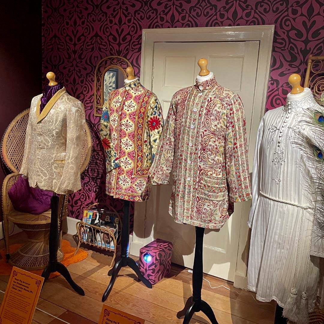 JaDerbyshire's tweet image. Hey @Harry_Styles when I was setting up #PeacockRevolution @PickfordsHouse #Derby I kept thinking how good you’d look in these fabulous clothes. Pop in when your on tour and I’ll give you a private view…or give us a retweet so your fans can see what I think ‘makes you beautiful’