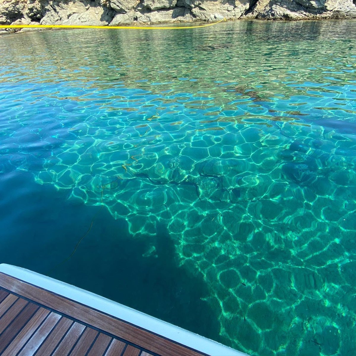 Want a private pool for your morning swim?? 👙🏊‍♀️🏊🏊‍♂️🤿
#sailing #sailinglife #sailinglovers #sailinglifestyle #sailingexperience #sailinggreece #greece #sailingholidays #islandhopping #yachtlife #boatlife #yachtcharter #summer #summer2022 #ortsasailing