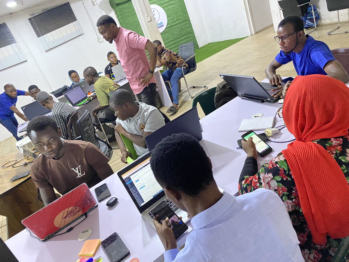 withkifli's tweet photo. @nocodeacademy_ Bootcamp ongoing βπΏπ₯³ #NocodeAcademy #Nocode https://t.co/RxzWhgZ1dR