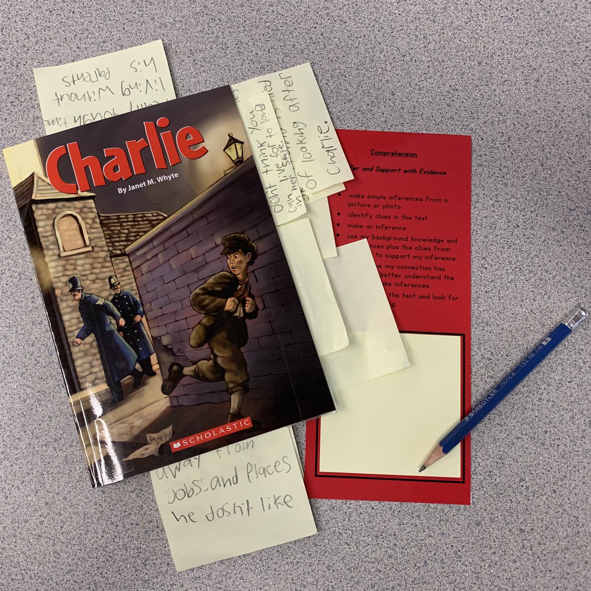 DrOakleyBlue's tweet photo. Using strategy bookmarks and post-it notes to show our thinking as we read. #CBELiteracy #HaysboroLovesLearning https://t.co/5vXOS28jyK