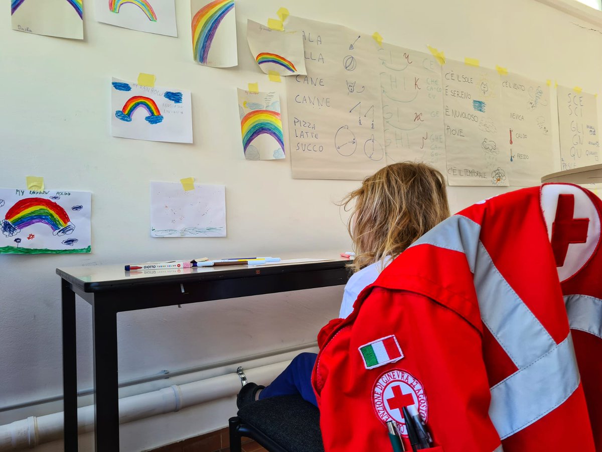 Volontari <a href="/crocerossa/">Croce Rossa Italiana</a> attivi da oltre un mese presso il PL #VallediSusa per accogliere chi fugge dall'#Ucraina, in collaborazione con <a href="/ProCivPiemonte/">Protezione Civile Piemonte</a>, costruendo ogni giorno attività e iniziative per includere e restituire serenità a queste #persone.