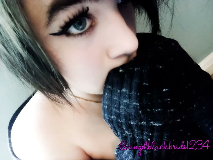 AngelSk87757691's tweet photo. ๐๐๐๐๐
SHUT. IT. UP
๐๐๐๐๐
#alternativefashion #quality #makeuplooks #myspace #marketingdigital #digitalinfluencer #followtrain #inspirationalquotes #rawring20s #russiangirl๐ท๐บ #popular #soemo #swag #instagay #influencer #inspiration #iconsgoals #popularpage https://t.co/OhSt6FUvFl