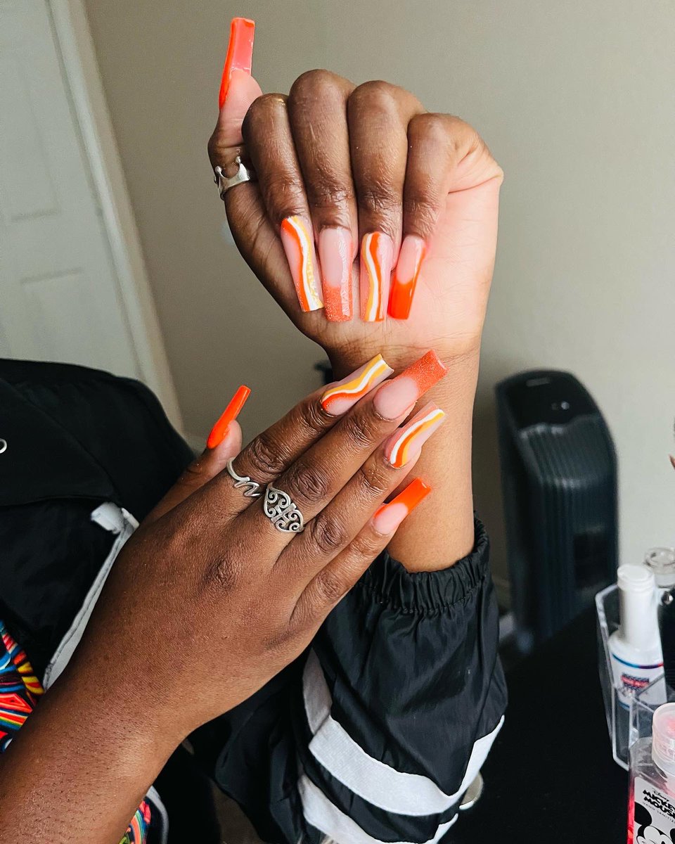 SlayedbyDaj's tweet photo. Too cute!🧡 #gradszn link in bio to book your graduation/ prom sets! #shsu #shsu25 #shsu24 #shsu23 #shsu22 https://t.co/vUnW3dn02D