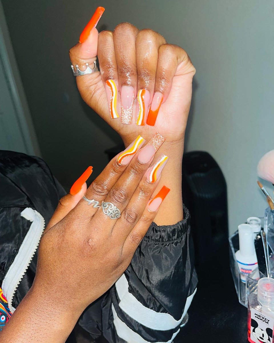 SlayedbyDaj's tweet photo. Too cute!🧡 #gradszn link in bio to book your graduation/ prom sets! #shsu #shsu25 #shsu24 #shsu23 #shsu22 https://t.co/vUnW3dn02D