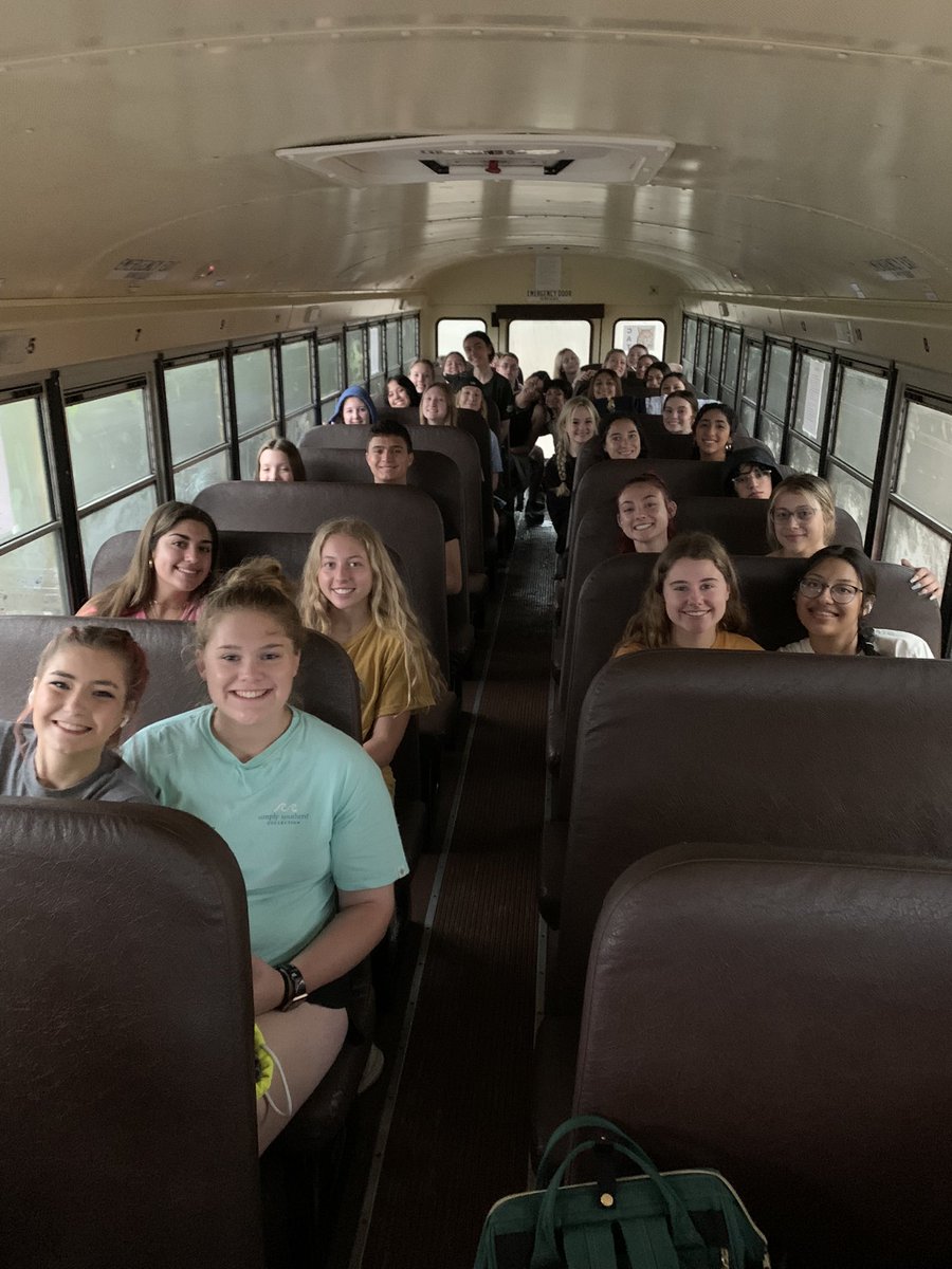 krumnowk's tweet photo. @RCBNHS Another fun field trip to the zoo! #RCISDJOY https://t.co/aUqLtp7KaA