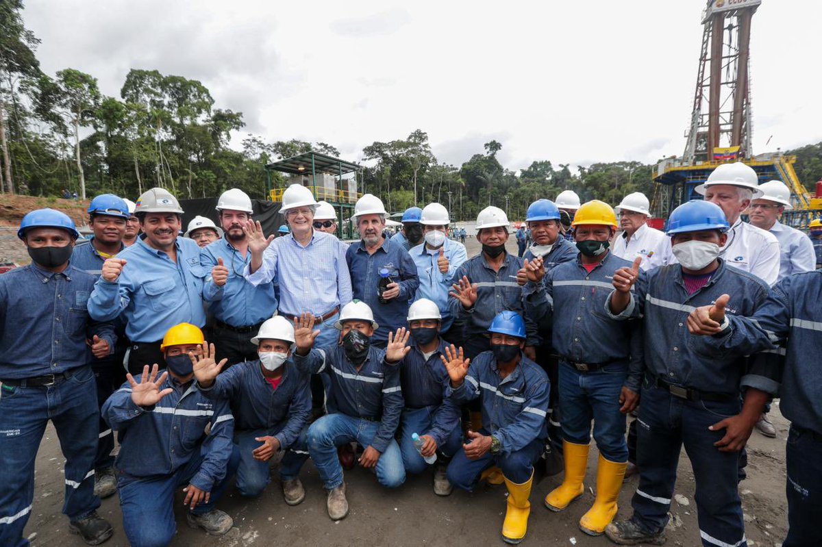 Cuando estaba en campaña y durante el gobierno, me comprometí con incrementar la producción de petróleo. Estamos cumpliendo! Hoy oficialmente inició la producción del primer pozo en el campo Ishpingo A. Todos los recursos serán destinados a planes, programas y proyectos sociales.