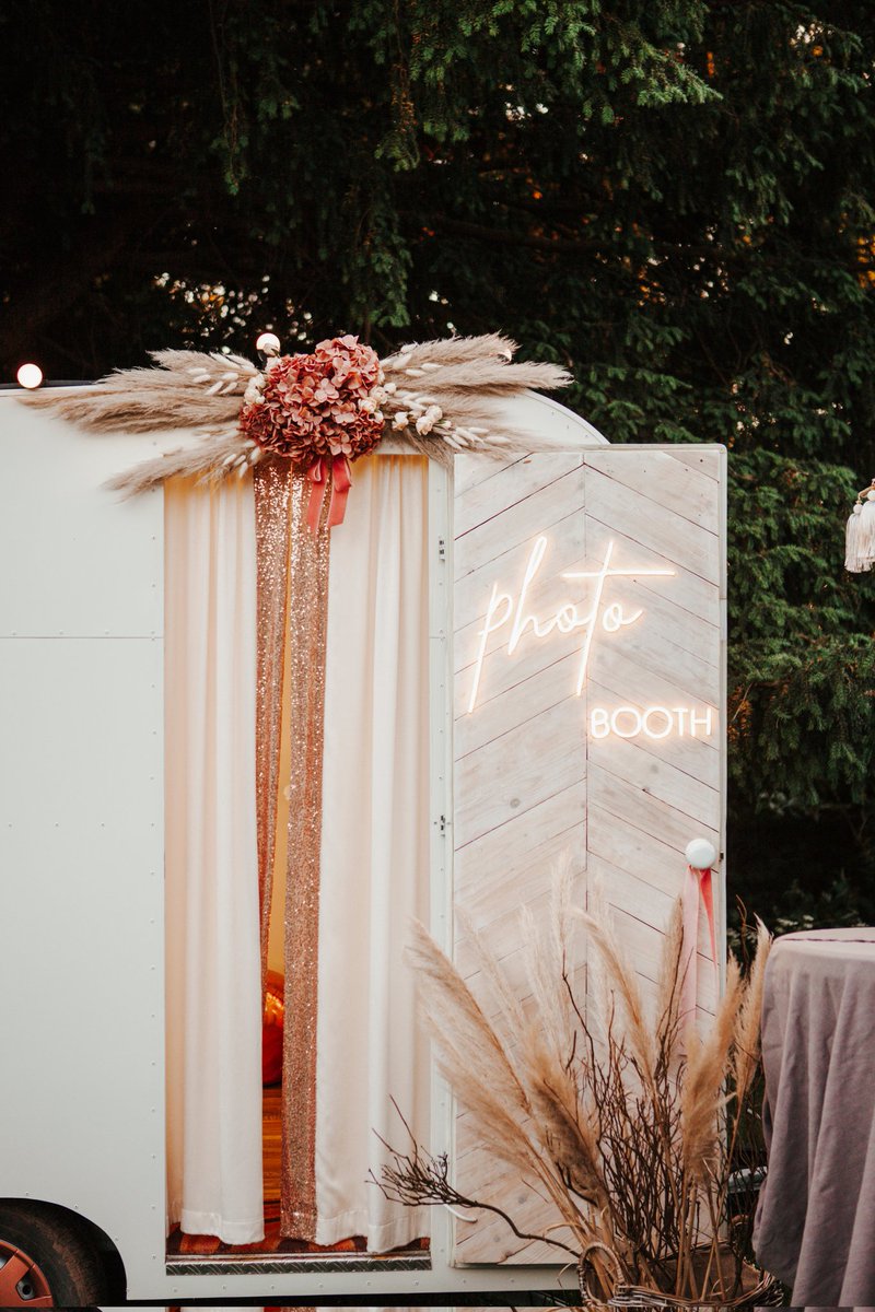 New photo booth alert!!!
🐣🐤🐇Easter weekend availability 🐰🐣🐤
#brumhour #WorcestershireHour #WestMidlands #Birmingham