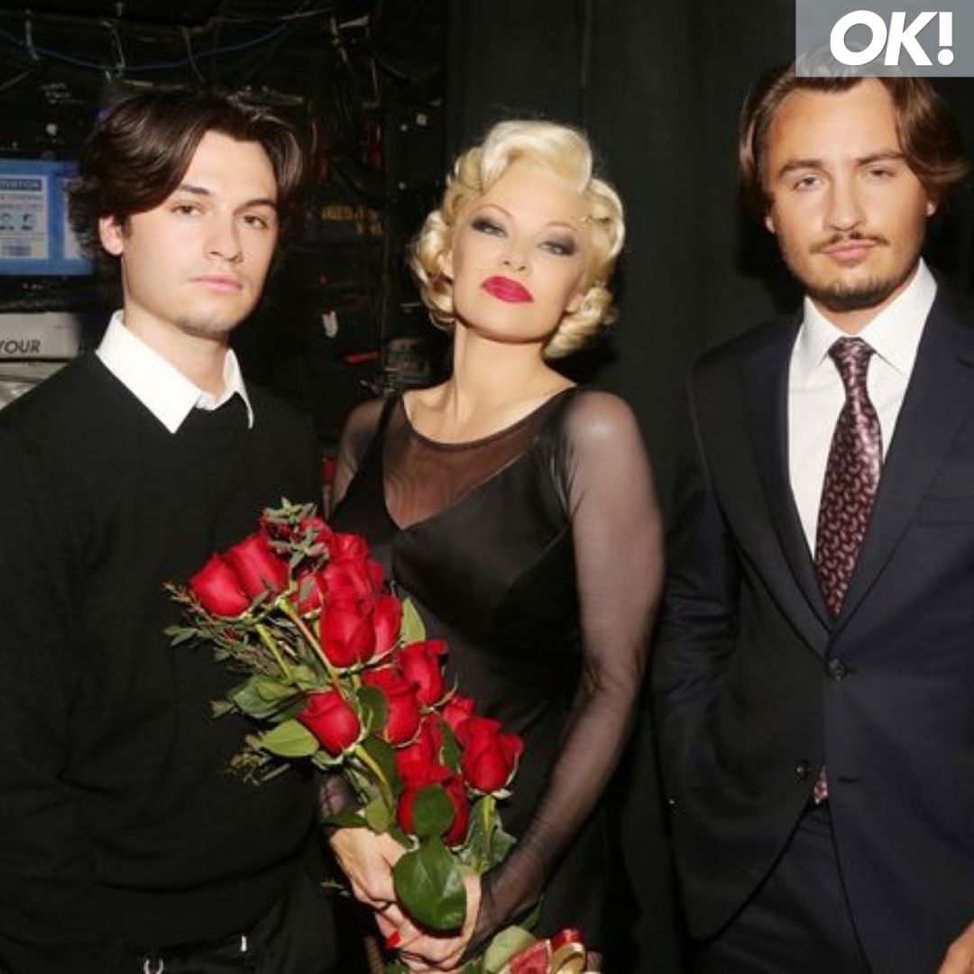 OK_Magazine's tweet image. Pamela Anderson supported by sons as she makes Broadway debut in Chicago
ok.co.uk/celebrity-news…