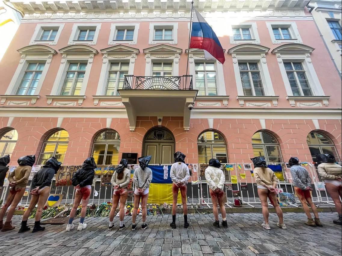 Cityintel1's tweet photo. In Tallinn, women arranged a demonstration next to the Russian embassy to protest against the mass rape of Ukrainian women by Russian soldiers. #cityintel #protest #Ukraine️ #UkraineRussianWar #Tallinn https://t.co/DzbtCbvum3