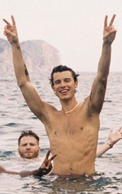 ShawnMende3okay's tweet photo. Shawn Mendes https://t.co/pO6j0M5jrm