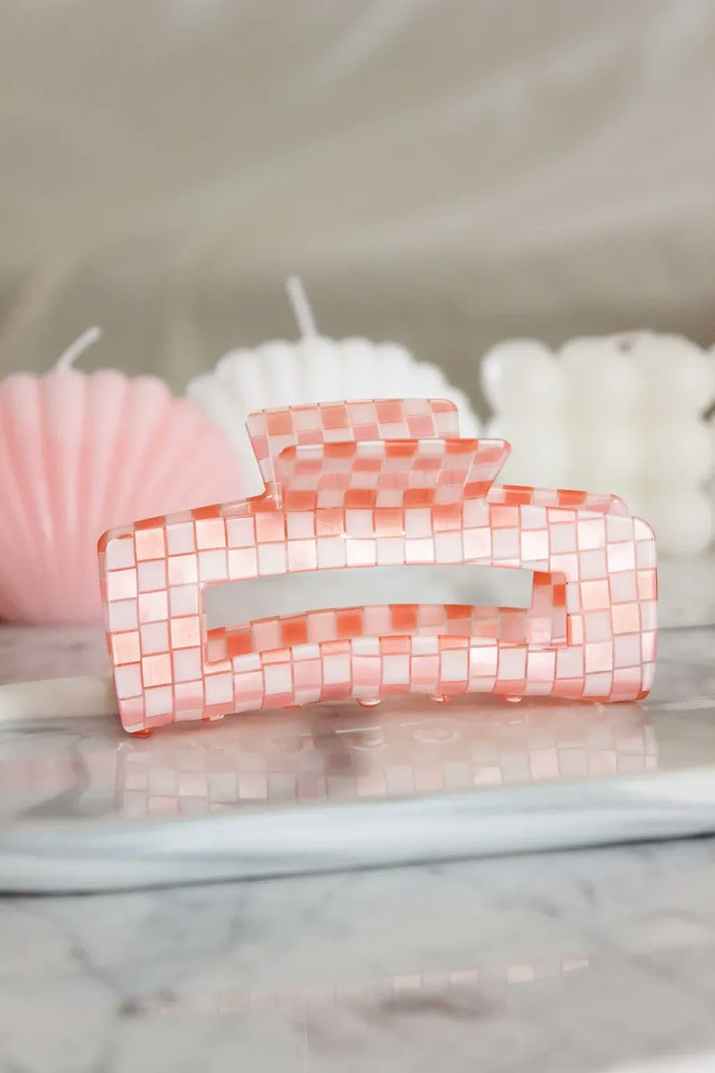 babeoutfitter's tweet photo. Rosy Disposition Claw Hair Clip. Pink meets checker in the Rosy Disposition Claw Hair Clip. https://t.co/qi9azIGfK1 #babeoutfitters #fashionable #look #style #fashion #lotd #ootd #outfit #mystyle #outfitgoals #boutiqueshopping #boutique #jewlery #boholook #accessories #ltkstyle https://t.co/Dn9QOQgLW1