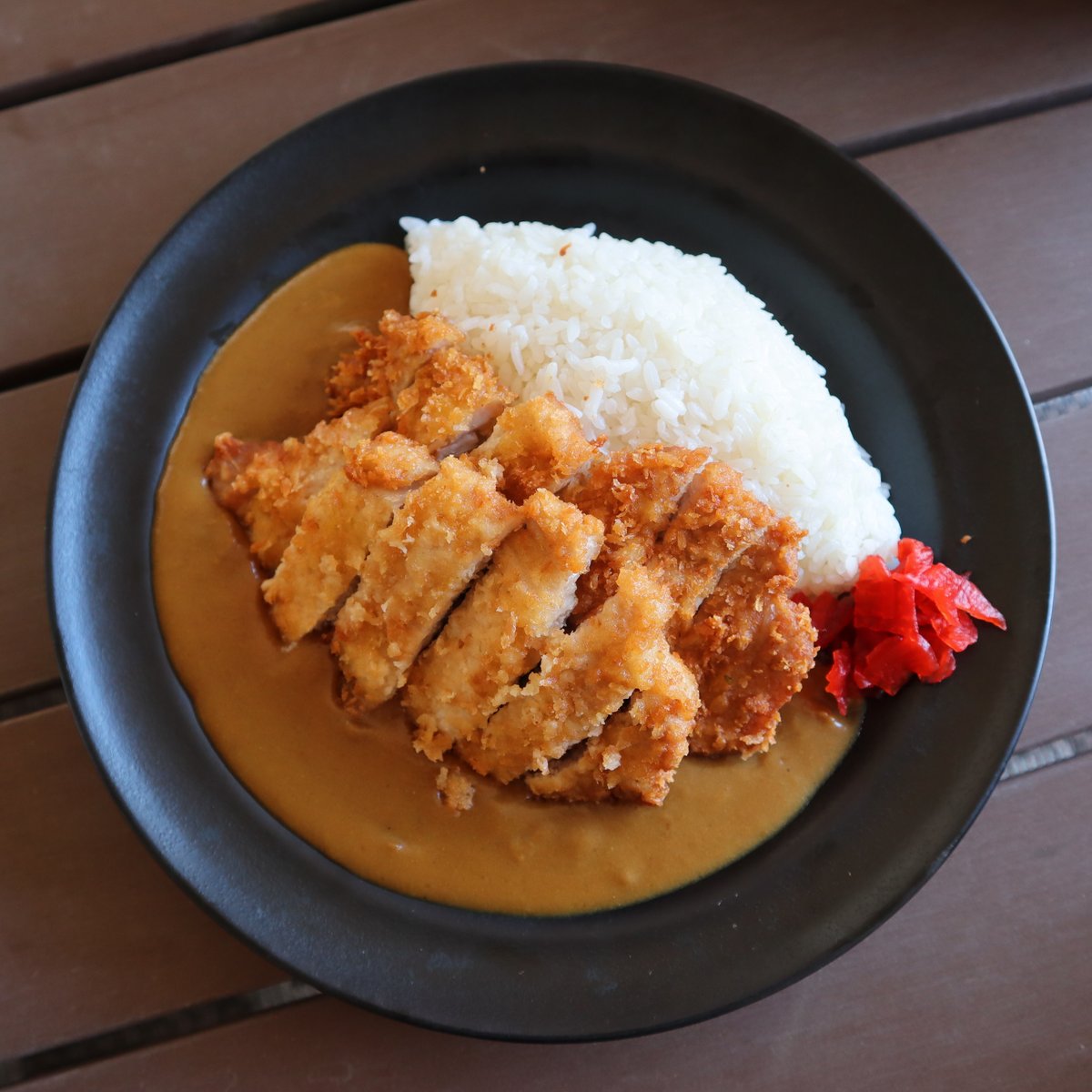 teamtenrens's tweet photo. Craving curry? Try our Pork Katsu Curry available in select locations 🐽 

📍 We're open for dine in and takeout 
✔️ Click link in bio to ORDER NOW https://t.co/AapogIrsgB