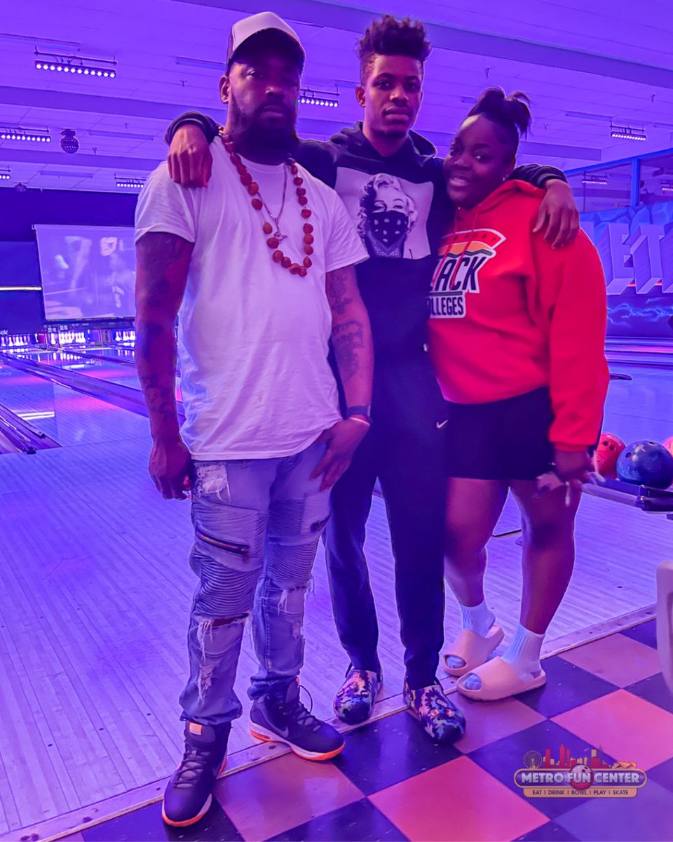 Metrofuncenter's tweet photo. Wednesdays are great for our Food and Fun Deal. 

Check out our story to learn more about this limited time deal. 

Visit us today for #familybowlingnight https://t.co/pjU6Tx6Nqd