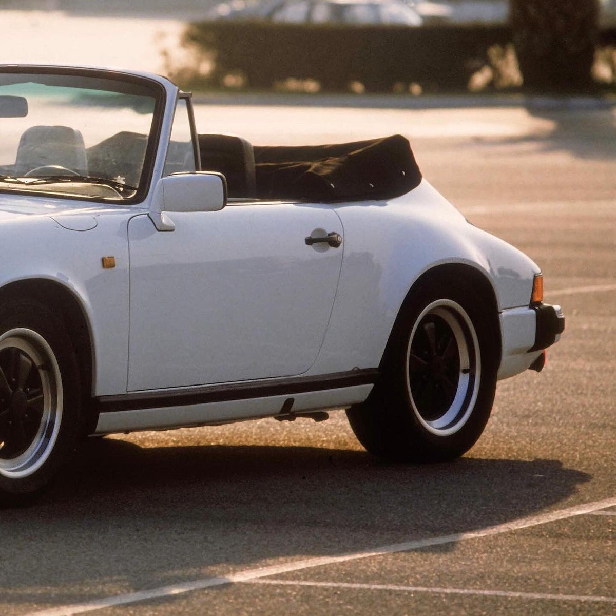 PorscheHellas's tweet photo. Σαράντα χρόνια Porsche 911 Cabriolet.
📸 #PorscheMuseum
#PorscheHellas #Porsche #Porsche911Cabriolet #TimelessMachine #motodynamics #MoveExperienceLive https://t.co/W9WTb6rHTD